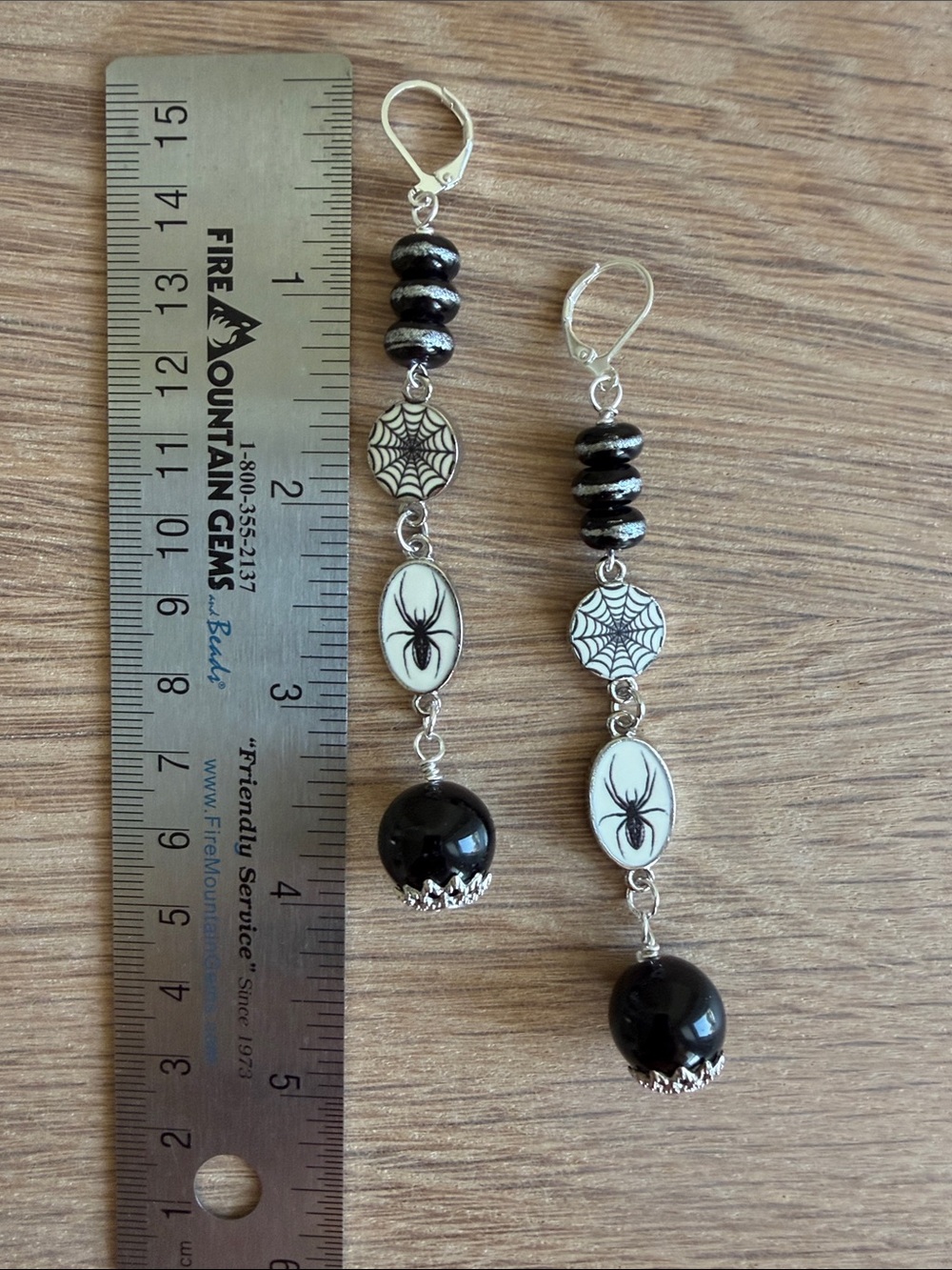 HAND CRAFTED HALLOWEEN SPIDER & WEB DANGLE EARRINGS Goth Statement Drop Jewelry - Picture 8 of 9